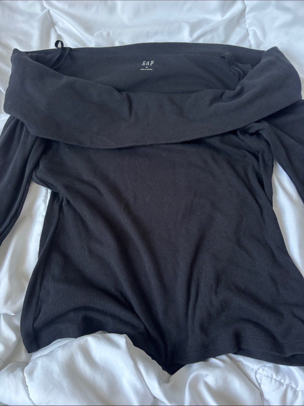 GAP Black Off-Shoulder Rib Knit Top